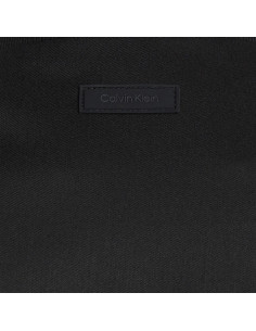 CALVIN KLEIN CAZADORA... 2